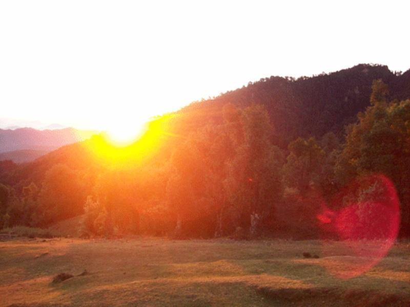 Kausani Best Inn Eksteriør billede